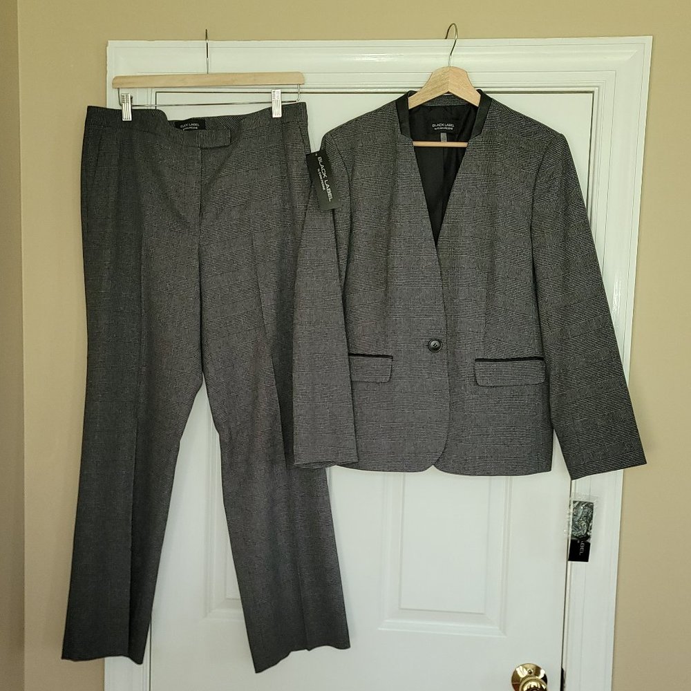 Evan Picone Black Label Women's Plaid One-button, Contrast-collar Pant Suit NWT